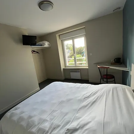 Hotel Des Voyageurs Change (Mayenne)